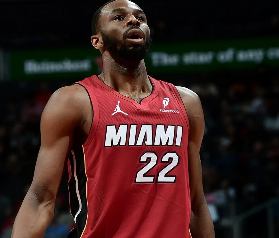 中欧网站入口 -赛后体能课后，夏洛特黄蜂队长鼓劲备战欧超杯，管理层满意，资深球员宣示担当(大巴黎核心缺席欧超杯)